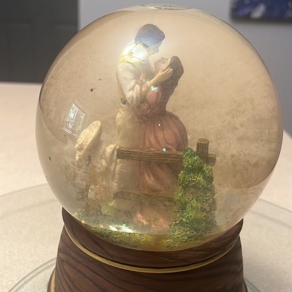 The San Francisco Music Box Company Gone with The Wind . Musical Snow Globe - Picture 8 of 8